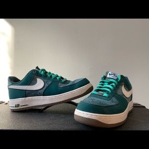 NIKE AIR FORCE 1 LOW - "ATOMIC TEAL SNAKESKIN"